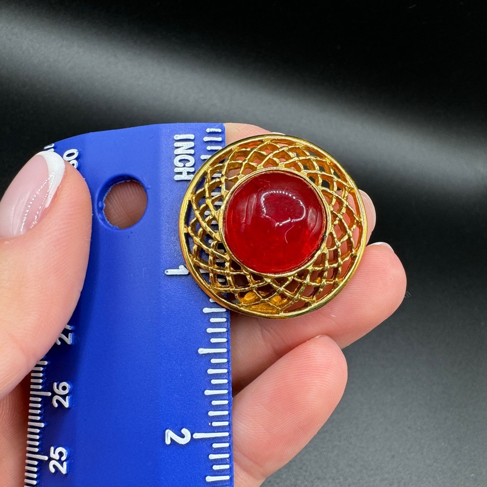 LOT 1507 24K gold plated CHANEL vintage red glass gripoix clip on earrings - Picture 10 of 11